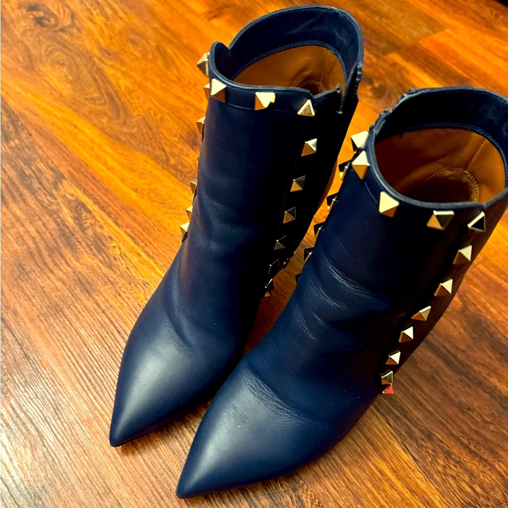 VALENTINO GARAVANI Rockstud high heel